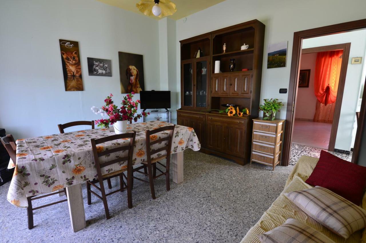 Case Franzero Hotel Levice Bagian luar foto
