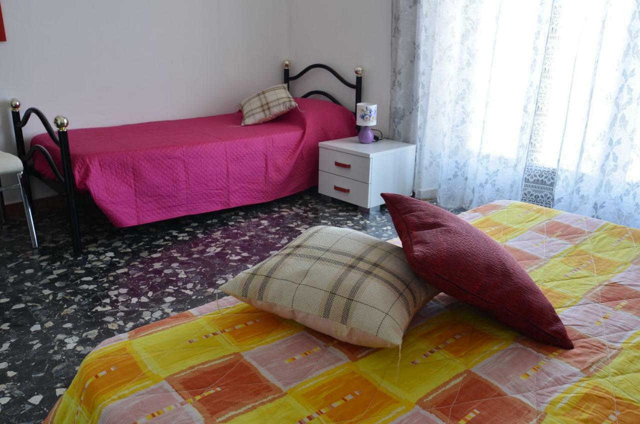 Case Franzero Hotel Levice Bagian luar foto