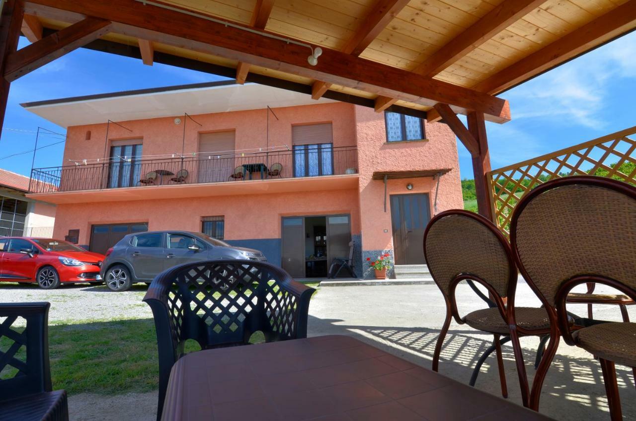 Case Franzero Hotel Levice Bagian luar foto