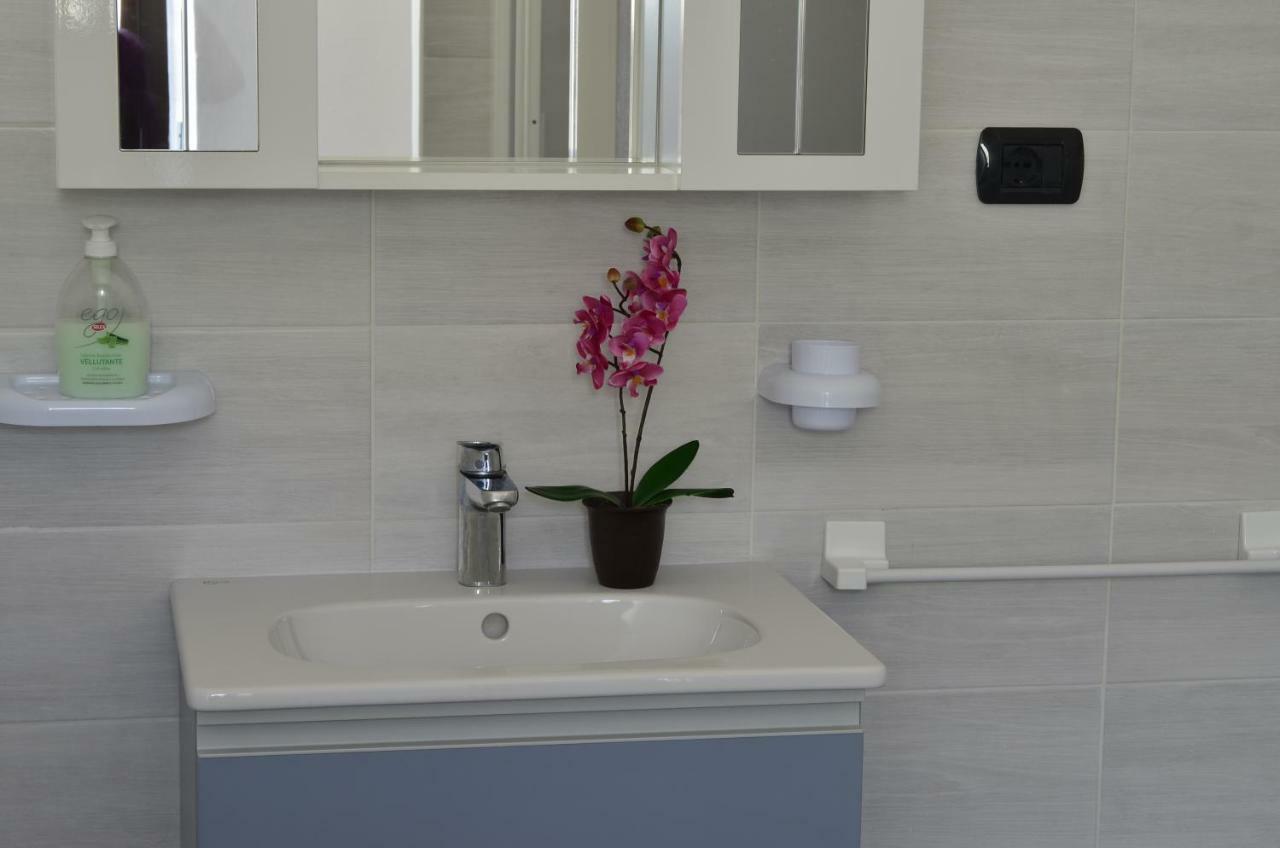 Case Franzero Hotel Levice Bagian luar foto